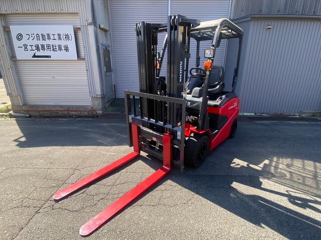 日本 　ニチユフォークリフト型式ＦＢ２５Ｐ－８０－３Ｆ４３０ＳＦ・燃料タイプバッテリー・荷重２．４ｔ・揚高	４．３ｍ・マストの種類３段フルフリー・サイドシフト（1枚目）