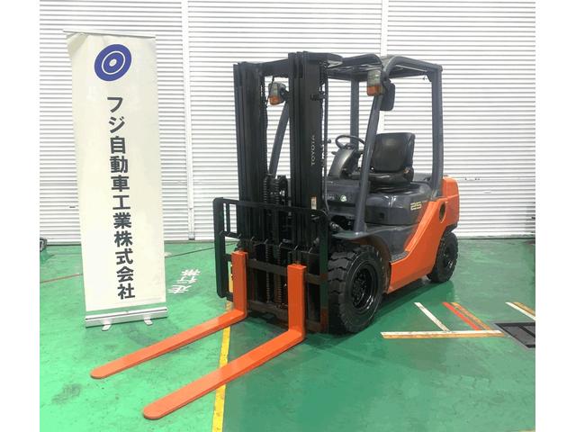 トヨタ  フォークリフト型式02-8FD25・燃料タイプディーゼル(軽油)・荷重2.3t・揚高4.3m・マストの種類3段フルフリー・アタッチメント無し アワーメーター3,344h(1枚目)