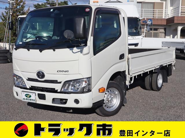 平ボディ　積載１２５０ＫＧ　車両総重量３．５ｔ以下　普通免許　ジャストロー　普通免許対応　プリクラッシュ　車線逸脱警報　ＶＳＣ　ＴＲＣ　クリアランスソナー　ナビ　ＴＶ　ＥＴＣ　ＬＥＤヘッド　１ＴＲエンジン１３０馬力　車両総重量３０５５Ｋｇ