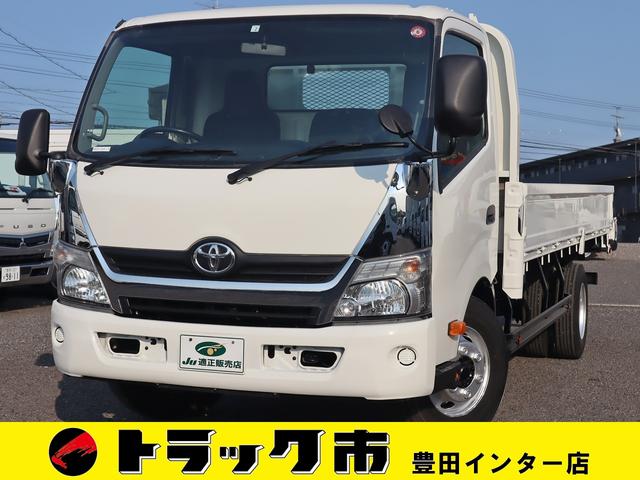 平ボディ　積載４．５ｔ　ワイド　超ロング　ＶＳＣ　ＴＲＣ　広幅荷台　荷台鳥居鉄板張り加工　ＥＴＣ　両電格ミラーミラーヒーター　車両総重量７９８５Ｋｇ　Ｎ０４Ｃターボ１８０馬力　荷台地上高１１０ｃｍ　外装仕上げ済　同色ＮＥＷペイント　取説　スペアキー