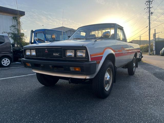 純正サイドデカール／４ＷＤ／実走行１２０００ｋｍ／ 大変希少な三菱フォルテ４ＷＤ／車検８年１１月／パワステ付き／取説／保証書