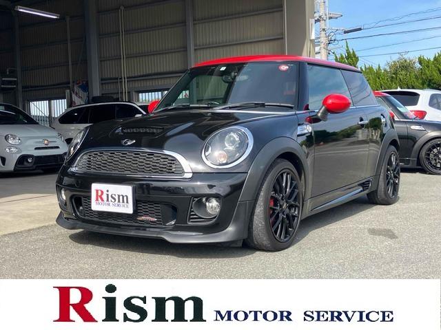 ジョンクーパーワークス　社外ナビＴＶ　バックカメラ　アルミホイール　キーレスエントリー　ＨＩＤ　ＡＴ　盗難防止システム　ＡＢＳ　ＥＴＣ　ＪＣＷ１７インチアルミホイール