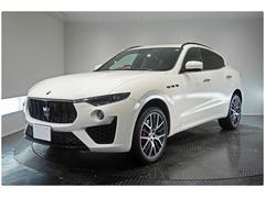マセラティ　レヴァンテ　グランスポーツ　カーボンインテリア　赤革　パノラマＳ