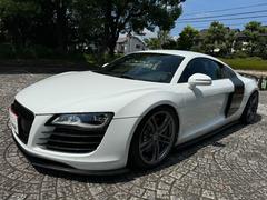 アウディ　Ｒ８　４．２ＦＳＩクワトロ　４．２ＦＳＩクワトロ　本革ブラウンシート　カーボンサイドプレート
