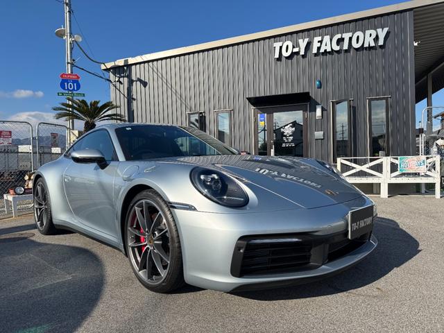 ９１１カレラＳ　スポーツエギゾースト　２０／２１インチカレラクラシックホイール　１４ＷＡＹパワーシート　スポーツクロノパッケージ　ＢＯＳＥサウンド　ヘッドレストポルシェクレストエンボス　スポーツエグゾースト
