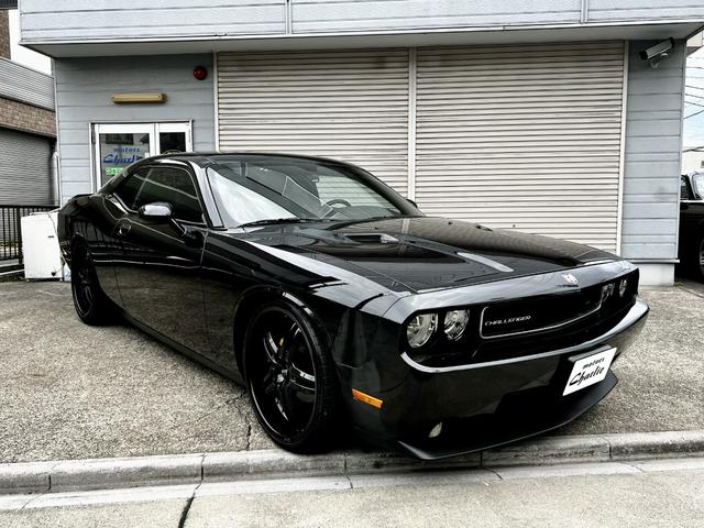 ダッジ ダッジ チャレンジャー 新車並行 黒革シート サンルーフ 日本仕様ナビの中古車 グーネット中古車