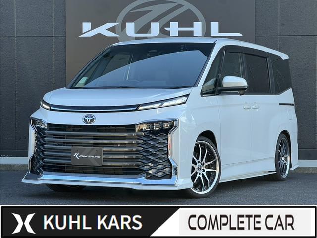 TOYOTA VOXY HYBRID S-Z | 2022 | PEARL WHITE | 8429 km TOYOTA VOXY HYBRID S-Z | 2022 | PEARL WHITE | 8429 km