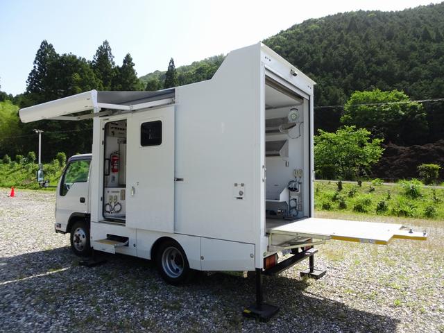 いすゞ エルフトラック 　４ＷＤ　元衛星通信移動無線車　ベース車