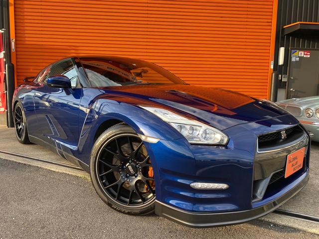 日産 ＧＴ－Ｒ ピュアエディション　４ＷＤ　ＭＹ１５　ニスモスポーツリセッティング　ＴＣＭ　ＥＣＭ　ＢＢＳ２０インチ　ＲＨ９マフラー　ＢＯＳＥサウンド　純正ナビ　バックカメラ　ＥＴＣ　コーナーセンサー