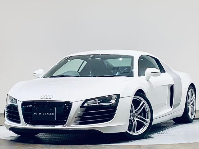 アウディ Ｒ８ ４．２ＦＳＩクワトロ　正規Ｄ車　マグネティックライド　右ハンドル