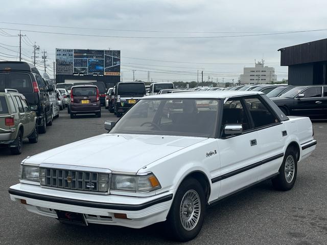 クラウン ロイヤルサルーンＧ　アルミホイール　ＡＴ　電動格納ミラー（1枚目）