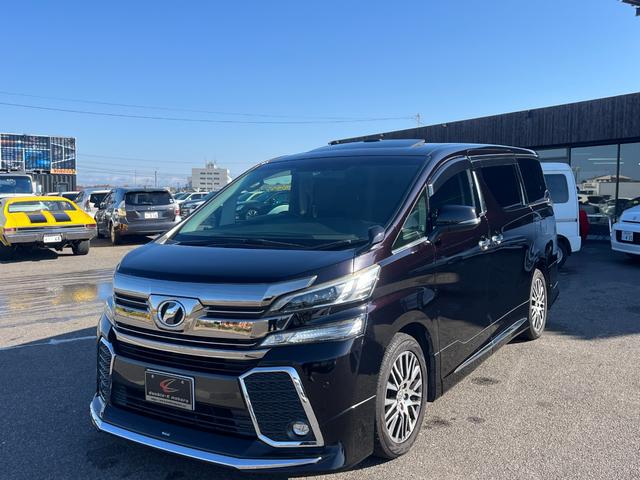 乗り降りをサポート☆電動スライドドア！ 後席モニター　３列シート　パワーシート　ＣＶＴ　アルミホイール　ＡＢＳ