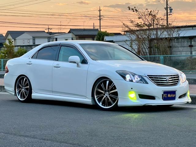 カスタムされた２００系クラウンが入庫致しました！ 社外エアロ・社外２０ＡＷ・ローダウンでカッコ良くキマっております！