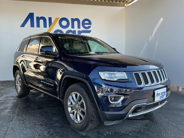 ジープ・グランドチェロキー(ジープ) リミテッド　８ＡＴ　４ＷＤ　マイナーチェンジ＆エアサスモデル・オプションカラー・ＥＴＣ・フロントベンチレーション・ステアリングヒーター・ＤＴＶチューナー・パワーテールゲート・バックカメラ・クルーズコントロール 中古車画像