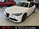 アルファロメオ ジュリア ヴェローチェ　内装ブラック本革シート　...