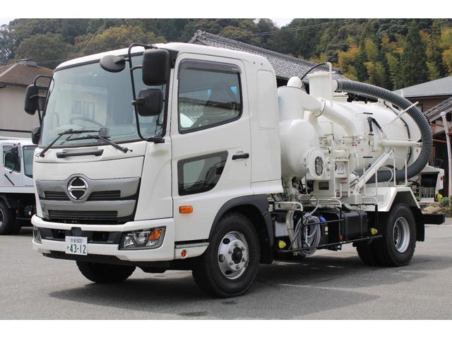 日野 汚泥吸引車　兼松エンジニアリングＳＭ－０４ＢＶＰ（Ｓ）　アワメーター４時間　ＥＴＣ　４ＷＤ　Ｄ席エアサスシート　ステンレス内タンク　ベッド付　Ｂモニター　シートヒーター　プリクラッシュ　レーンキープ　キーレス