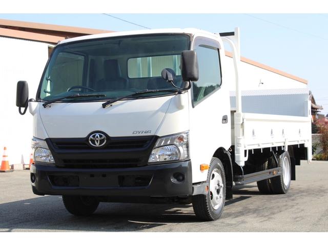 平ボディ－１．８ｔ　パワーゲート（ＰＧ）　ワイドロング　☆極東Ｖ８０１☆全低床☆ロープ穴４対☆車両総重量５トン未満☆ＥＴＣ☆車両総重量４９６５ｋｇ☆荷台内寸４３２５ｘ２１０３ｘ３６５☆ゲートテーブルサイズ９６９ｘ２０５４☆床地上高８９０
