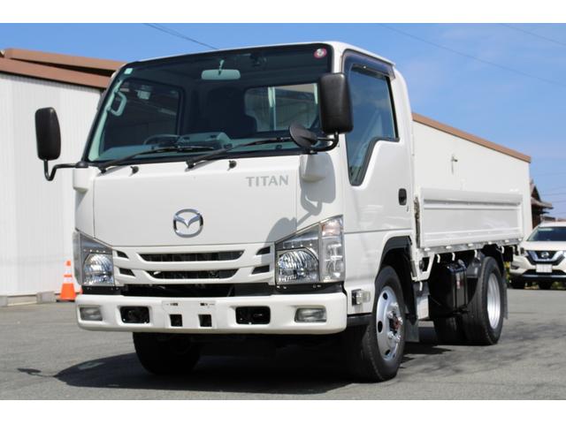 平ボディ－１．５５ｔ　４ＷＤ　全低床　☆１０尺☆パートタイム４ＷＤ☆ＡＥＢＳカメラ☆レーンアシスト☆ナビ☆ＥＴＣ☆電格ミラ―☆キーレス☆フォグランプ☆車両総重量４４３５ｋｇ☆荷台内寸３１３１ｘ１６１９ｘ３７１☆床地上高８８１