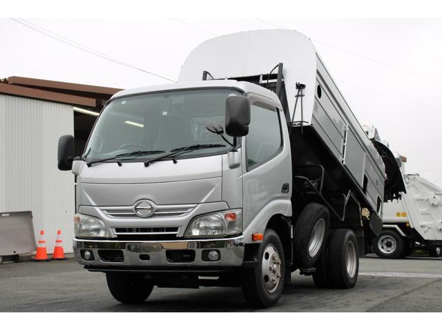 パッカー車／塵芥車　ロータリー式　４．３立米　富士車輌ＲＰ２４６　２ｔ積載　上物同年式　バックモニター　電格ミラー　メッキパネル　フォグランプ　スペアキー　車両総重量５８３５ｋｇ