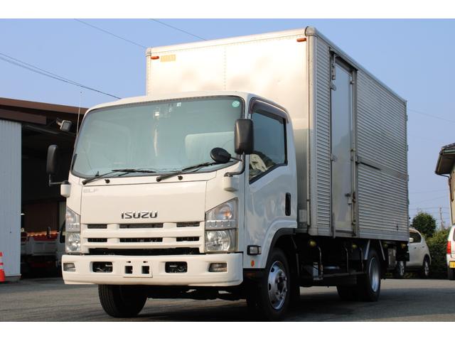 エルフトラック ワイドロング　アルミバンパワーゲート　４ＷＤ　３ｔ積載　キタムラ　オートレベルリフト　サイドドア　ラッシング３段　電格ミラー　ＥＴＣ　バックモニター　レザー調シートカバー　キーレス　車両総重量７０７５ｋｇ　ゲートサイズ１２３３－１９５０　床地上高９４１（1枚目）