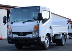 日産　アトラストラック　平ボディ−２ｔパワーゲート（ＰＧ）　全低床　☆１０尺☆リフト能力６００ｋｇ☆☆キーレス☆フォグランプ☆電格ミラー☆スペアキー☆車両総重量４４３５ｋｇ☆荷台内寸３０６９ｘ１６１５ｘ３７４☆ゲートテーブルサイズ８０６ｘ１４５２☆床地上高８４５