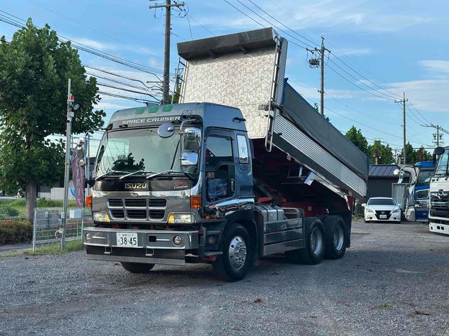 ギガ 　ダンプ　Ｆ７　２デフ　エアコン　積載量；９８００ｋｇ　リターダ２　Ｖ１２エンジン　ハイルフ　カスタム　オートエアコン（1枚目）