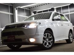 三菱　アウトランダーＰＨＥＶ　Ｇナビパッケージ　４ＷＤ　パワーバックドア　キセノンヘッドライト