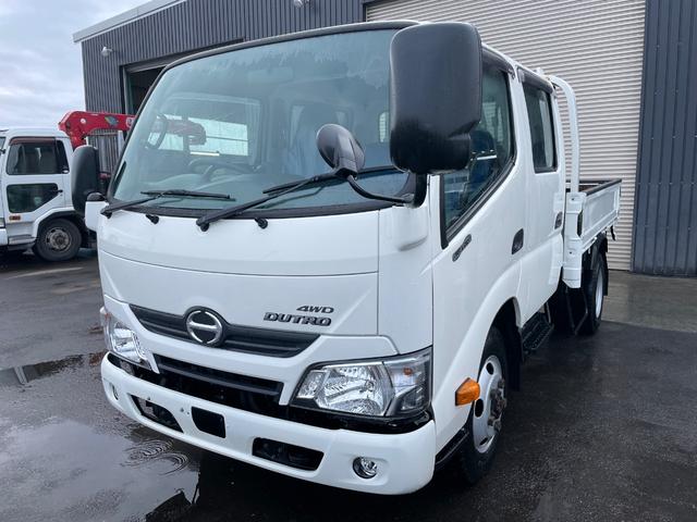 デュトロ　２ｔ積　Ｗキャブ　セミロング　４ＷＤ！！ 荷台内寸２５６ｘ１７８　５ＭＴ　フル装備　リアヒーター　三方開