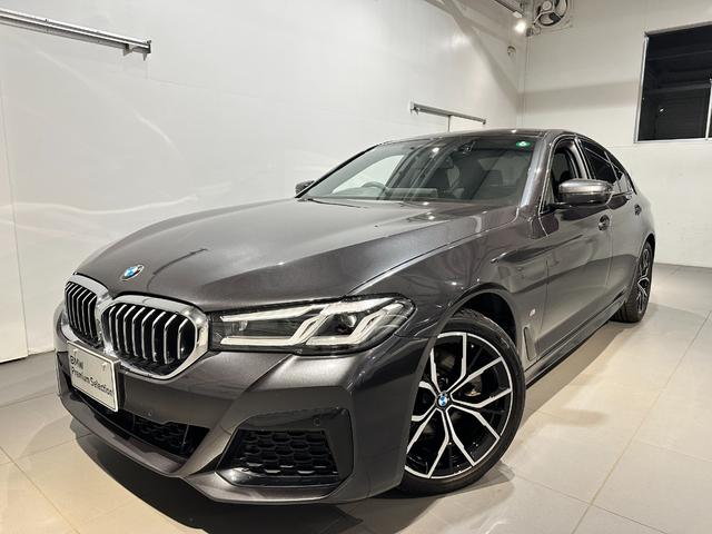 ５シリーズ(BMW) ５２３ｄ　ｘＤｒｉｖｅＭスポーツエディションジョイ＋　４ＷＤ　ディーゼルターボ　レザーシート　前席シートヒーター　ＬＥＤヘッドライト　ナビゲーション　地デジチューナー　リアカメラ　　１９インチアロイホイール　認定中古車　２年保証 中古車画像