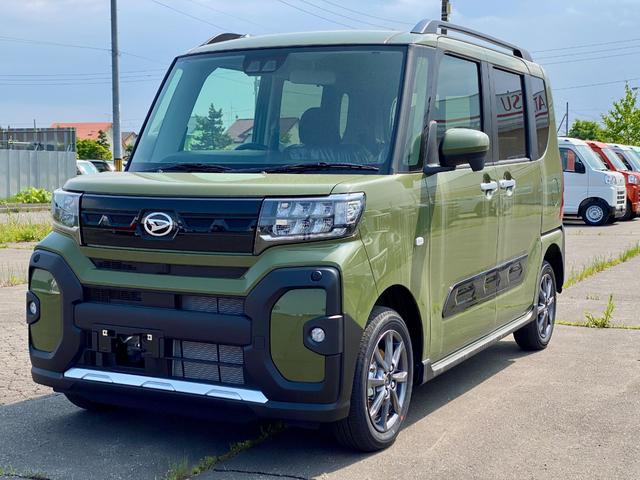 ファンクロス　届出済み未使用車　両側電動スライドドア　イージークローザー　スマートアシスト　スマートキー　ＬＥＤヘッドライト　ＬＥＤフォグランプ　ルーフレール　オーディオレス　電動パーキングブレーキ　４ＷＤ