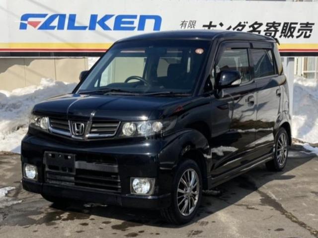 滑りやすい状況の道路でも４ＷＤなら安心！ 運転席エアバッグ　助手席エアバッグ　パワーステアリング　パワーウィンドウ