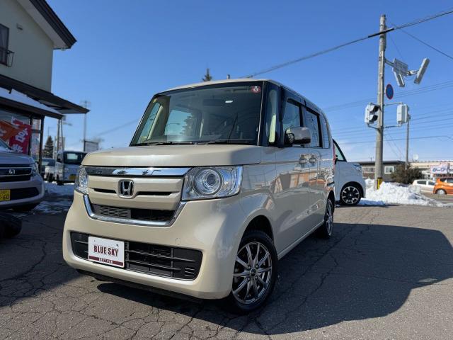 Ｇ・Ｌ　４ＷＤ　横滑り防止機能　スマートキー　アイドリングストップ　シートヒーター　ＵＳＢ入力端子　バックカメラ　クリアランスソナー
