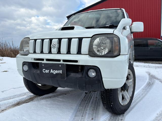 滑りやすい状況の道路でも４ＷＤなら安心！ 運転席エアバッグ　助手席エアバッグ