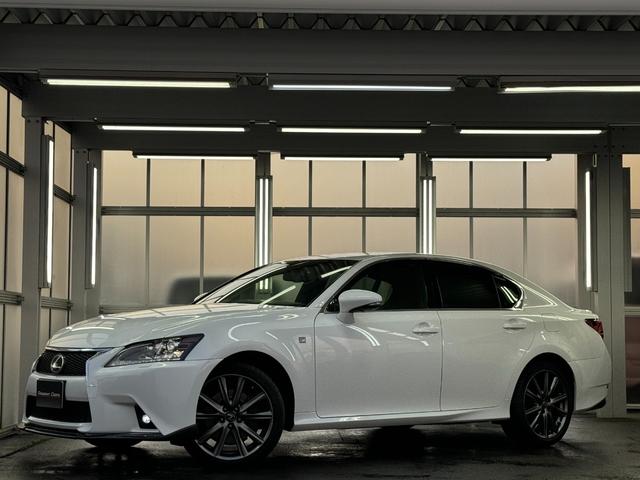 ＧＳ ＧＳ３５０　Ｆスポーツ　本革シート／フロントスポイラー／パドルシフト／パワートランク／トランクスポイラー／シートヒーター／ベンチレーション／シートメモリー／ブラインドスポットモニター／ＬＥＤデイライト／クルーズコントロール（1枚目）