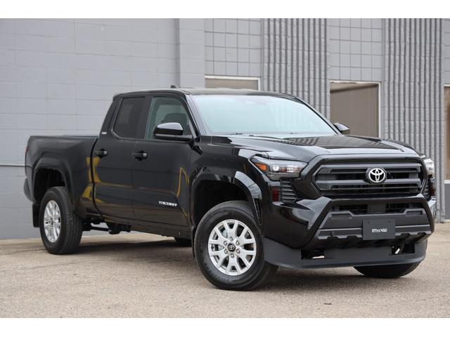 米国トヨタ タコマ ＮＥＷＭＯＤＥＬ　ＴＡＣＯＭＡ　ＳＲ５　４ＷＤ　２０２４ＭＯＤＥＬ　／　２．４Ｌ　ＴＵＲＢＯ　／　ＭＴモード付　８ＡＴ　／　２７８ｐｓ　／　ＬＥＤヘッドライト　／　ＬＥＤテールライト