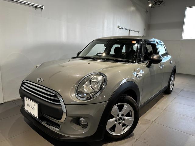 ワンオーナー　リアカメラ　１５インチアロイ　ＥＴＣ ＭＩＮＩ　ＮＥＸＴ　１年距離無制限保証　フェイバリットスタイル　純正ナビ