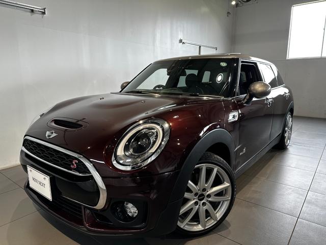 ＭＩＮＩ クーパーＳ　クラブマン　オール４　４ＷＤ　インディゴブルーレザーシート　パノラマサンルーフ　ジョンクーパーワークスチリパッケージ　純正ナビ　リアカメラ　アクティブクルーズコントロール　ＬＥＤヘッドライト　ワンオーナー認定中古車１年保証（1枚目）