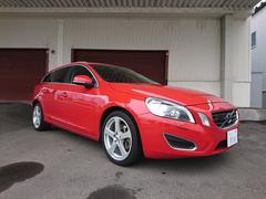 ボルボ　Ｖ６０　Ｔ６　ＡＷＤ　セーフティパッケージ　１８インチＡＷ