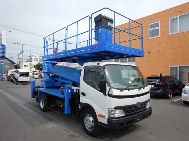 ②アイチ　中古 高所作業車 SV040 作業床高さ 4.0m タイヤ式 バッテリー式 建設機械 タイヤ式高所作業車