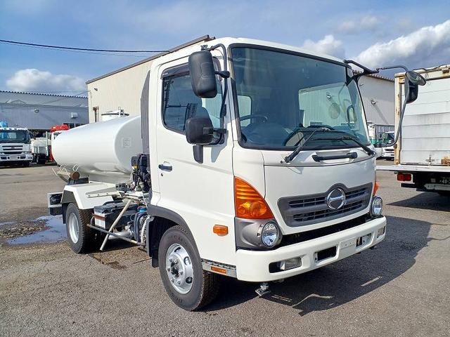 　散水車　ＴＫＧ－ＦＣ９ＪＣＡＰ　新明和工業