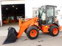 バケット容量０．６ｍ３幅１６９ｃｍ重量４８３０ｋｇ 使用時間１２Ｈ、スノータイヤ
