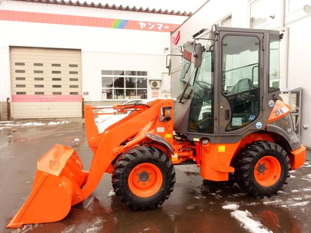 バケット容量０．４ｍ３幅１５７ｃｍ重量３４８５ｋｇ 使用時間１０９９Ｈ