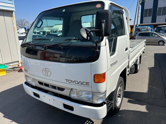 トヨタ トヨエース 　１１００ｋｇ積載量　４ＷＤ　平ボデー