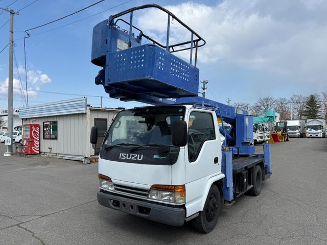 　高所作業車　タダノ製ＡＴ１３０Ｇ　最大高１３．１ｍ　走行３９５００ｋｍ　５速　定員３名　車輌総重量６１９５ｋｇ　車検整備付　アワーメーター３８２９時間