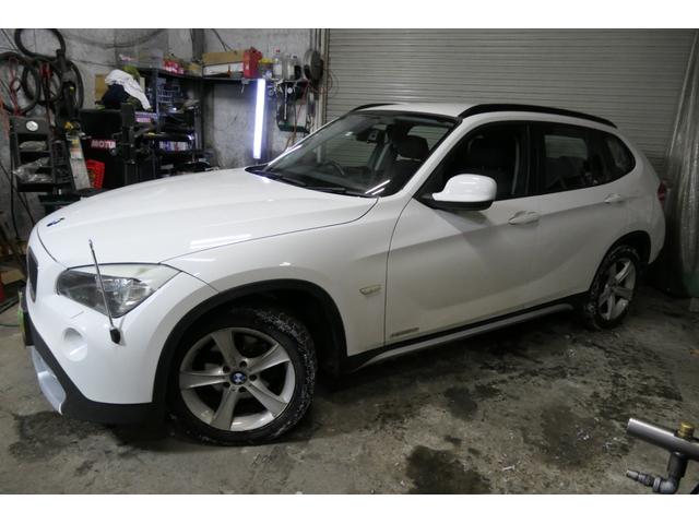 ＢＭＷ Ｘ１ ｘＤｒｉｖｅ　２０ｉ　４ＷＤ　ＨＩＤ　アルミホイール　ＡＴ　盗難防止システム　ＡＢＳ　エアコン　パワーステアリング