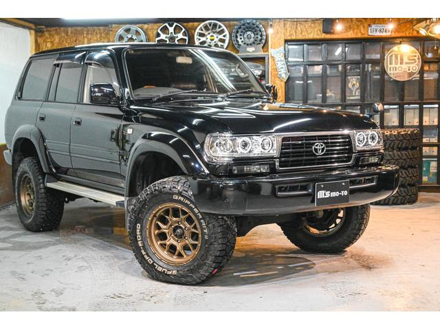 この度はご覧いただきありがとうございます。 ランドクルーザー８０ディーゼルターボ入庫しました。