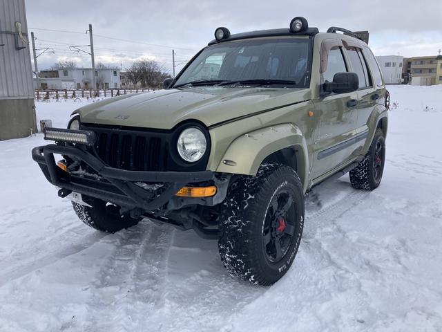 ジープ・チェロキー エクストリームスポーツ　４ＷＤ　ナビ　アルミホイール　ＡＴ　エアコン　パワーステアリング　パワーウィンドウ　ルーフレール