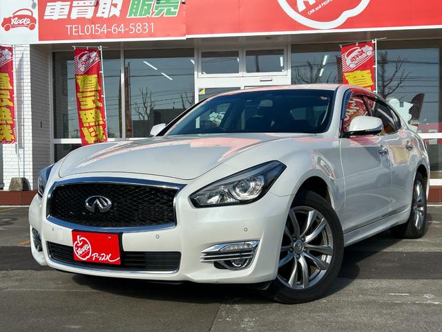 フーガ(日産) ３７０ＧＴ　ＦＯＵＲ　黒本革シート／純正ナビ／フルセグＴＶ／アラウンドビューモニター／エマージェンシーブレーキ／レーダークルコン／ＬＥＤヘッドライト／シートベンチレーション／パワーシート／ＥＴＣ／全方位運転支援システム 中古車画像