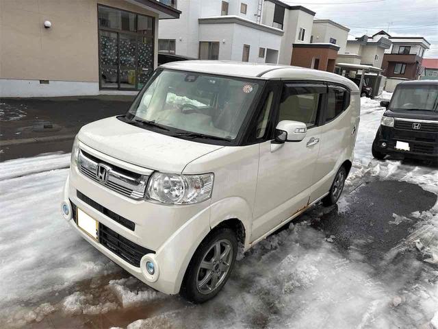 Ｎ−ＢＯＸスラッシュ(ホンダ) Ｇ・Ａパッケージ　４ＷＤ　バックカメラ　ナビ　ＴＶ　衝突被害軽減システム　オートライト　ＨＩＤ　スマートキー　アイドリングストップ　電動格納ミラー　ベンチシート　ＣＶＴ　盗難防止システム　ＡＢＳ　ＥＳＣ　ＣＤ　ＵＳＢ 中古車画像