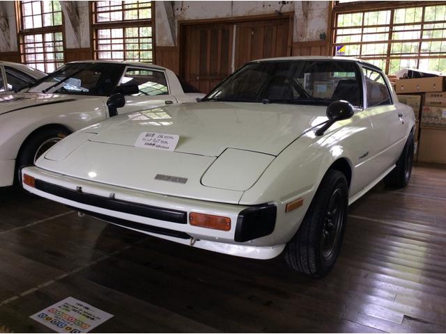 マツダ サバンナｒｘ ７カスタムの中古車 車体価格ask 1979 昭和54 年式 走行9 1万キロ 車体色ホワイト 北海道北海道夕張郡栗山町日出２３０ １ 日出クラシックパーク コレクションホールの在庫 グーネット中古車